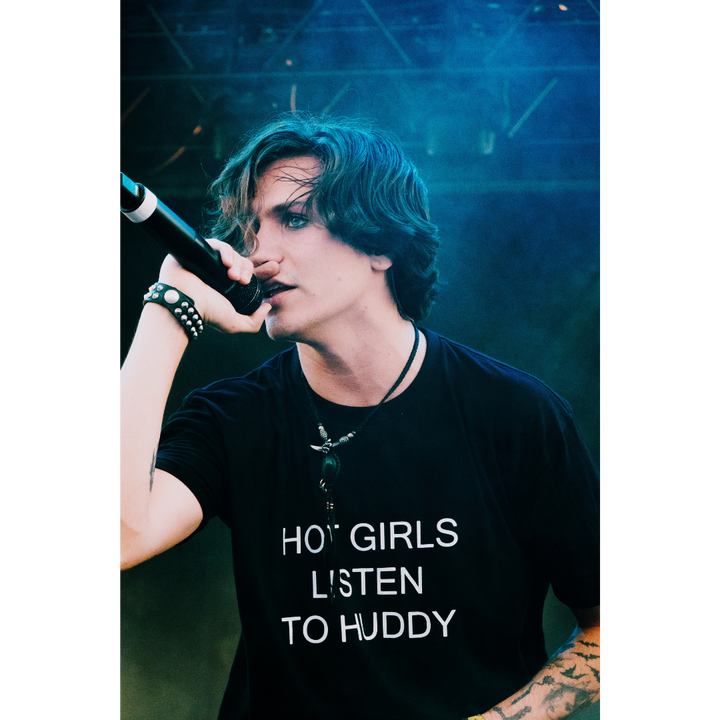 Hot Girls Listen To Tee (Huddy HQ)